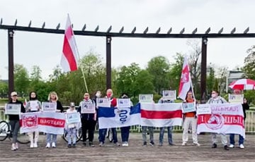 Жители Белостока вместе со студентами БНТУ вышли на акцию солидарности