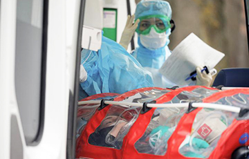 Жительница Кобрина: В больнице инфекционное и кардиоотделение забиты людьми с коронавирусом