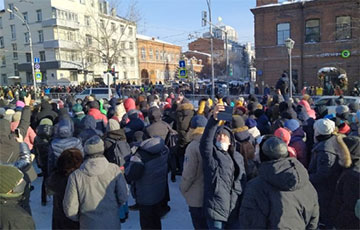 На митинг в Новосибирске вышло рекордное число протестующих