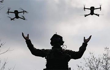 ВСУ показали работу нового ударного дрона «Мамонт» по оккупантам