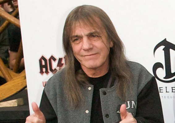 Умер культовый рок-музыкант, основатель AC/DC Малькольм Янг