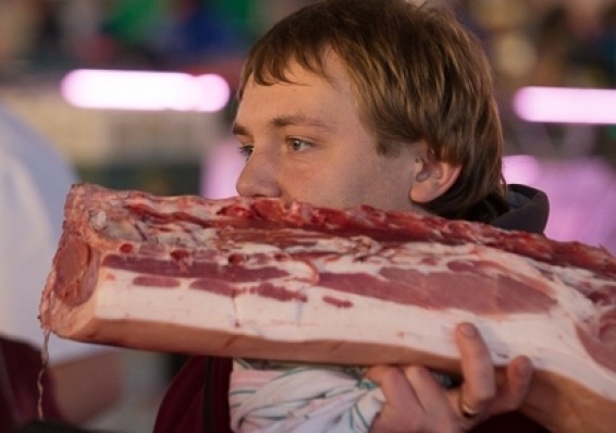Forbes: белорусы - единственные, кто сейчас может позволить себе больше мяса, чем во времена СССР