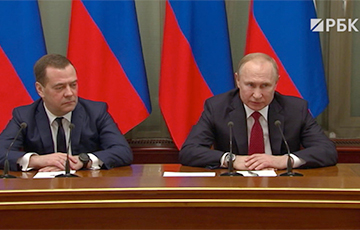 Губы дрожали, руки дергались: эмоции Медведева на сообщение Путина об увольнении