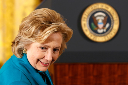 Хиллари Клинтон ответила на критику Fox шуточным твитом