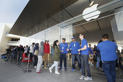 Аналитики спрогнозировали рекордные продажи iPhone перед праздниками