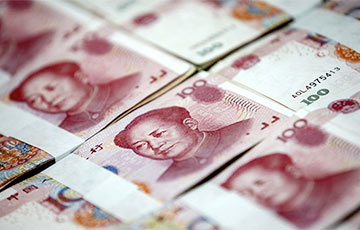 Китайский юань обновил минимум 10 лет