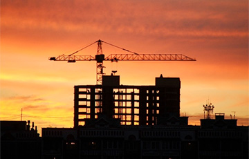 Зачем правительство Беларуси хочет сократить строительство жилья?