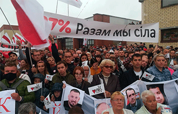 Фотофакт: Тысячи лидчан пришли на встречу со Светланой Тихановской