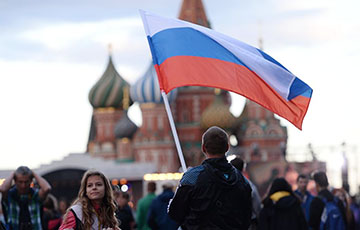 Более 40% российской молодежи заявили о желании эмигрировать