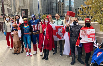 Супергерои из Чикаго передали привет белорусам, идущим на Марш-Ультиматум
