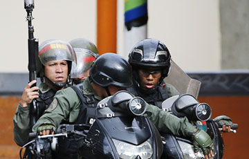 СМИ: Мадуро двинул войска к границам с Колумбией