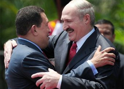 Лукашенко поздравил Чавеса