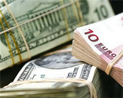 Доллар и евро обновили исторические рекорды