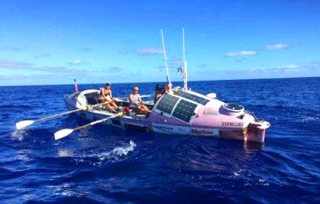 Женская команда впервые в истории пересекла Тихий океан на гребной лодке