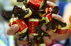 Беларусь запретила импорт украинских конфет