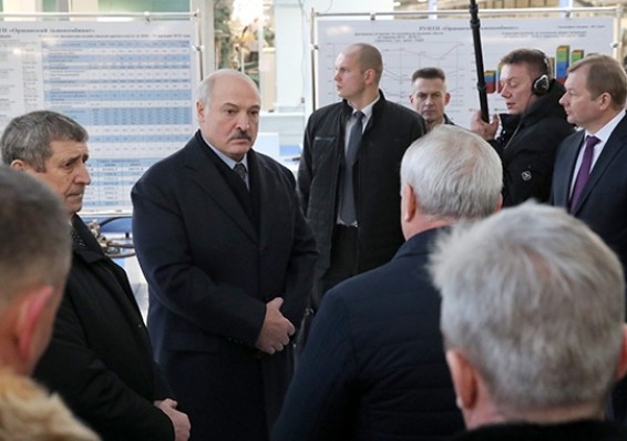 Лукашенко подверг критике руководство АПК и губернаторов за недоработки в льнопроизводстве