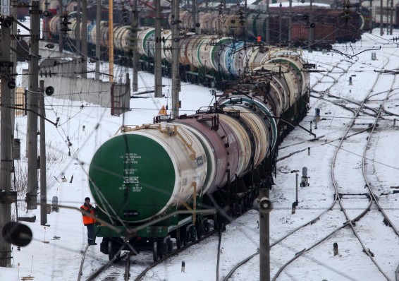 По прогнозам, в 2016 году экспорт белорусского топлива в Украину достигнет рекордного уровня