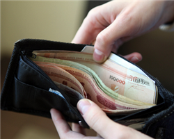 За февраль зарплата в Беларуси стала больше на 66 тысяч