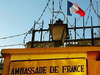 Франция вернула посольство в Триполи