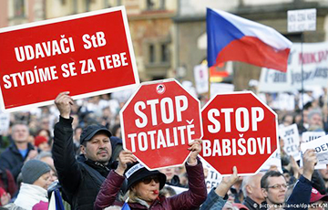 Жители Чехии вышли на демонстрации против правительства Бабиша
