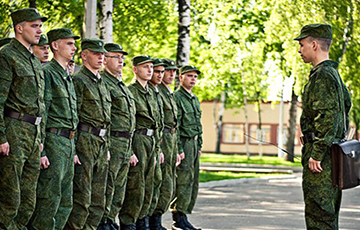 К переброске мигрантов в Литву режим подключил солдат-срочников?
