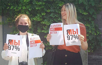 «Мы хотим честные выборы»: белорусы Братиславы вышли на акцию солидарности