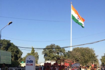 Пакистан заподозрил индийский стометровый флаг в работе на разведку