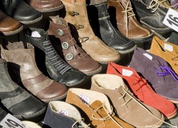 Налоговики конфисковывают у предпринимателей обувь
