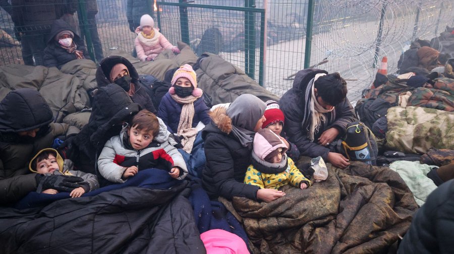 ЕС выделит для мигрантов на белорусской границе 700 тысяч евро