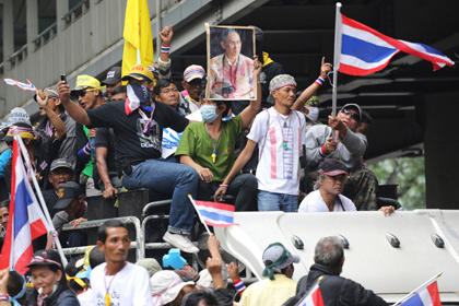 Оппозиционный пикник парализовал движение в центре Бангкока