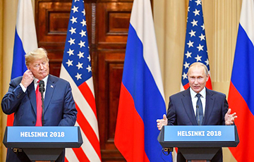 Politico: На личной встрече Путин передал Трампу записку с предложениями