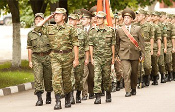 Солдат из Борисова: Белорусскоязычный курсант вызвал у всех уважение
