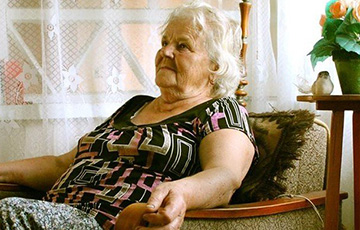 Благодаря независимым СМИ у 89-летней пенсионерки из Осиповичей заказали более 100 фирменных ковриков