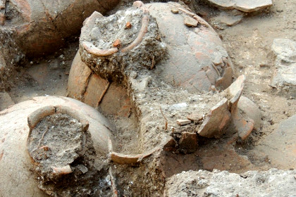 В Израиле найден винный погреб бронзового века