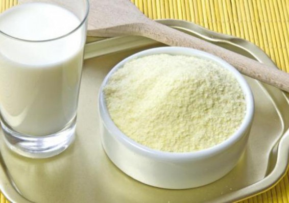 Лукашенко поручил отправить в Венесуэлу 500 тонн сухого цельного молока на безвозмездной основе