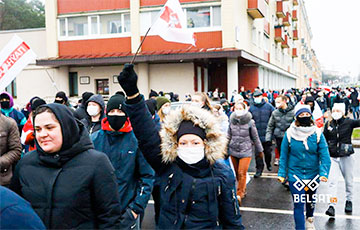 Белорусы заставили ОМОН убегать от себя