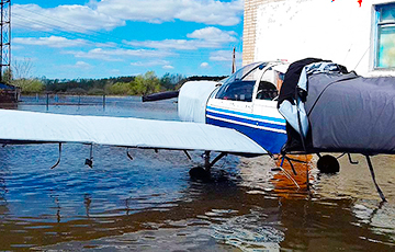 В Тюменской области ушел под воду аэропорт вместе с самолетами