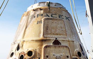 Частный космический корабль компании SpaceX успешно вернулся на Землю