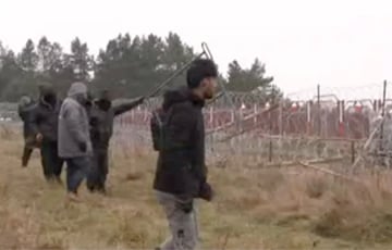 Мигранты пошли на штурм границы с Польшей