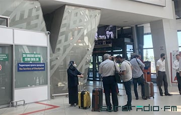 Как журналисты встретили еще один рейс из Багдада в минском аэропорту