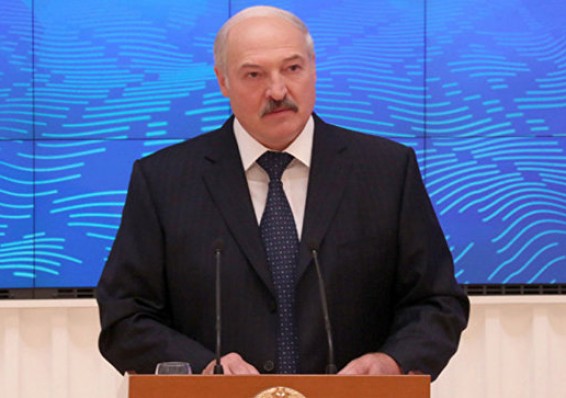 Лукашенко пообещал бороться за русский язык