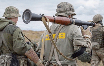 Украинский полк «Азов» опубликовал кадры уничтожения российской гаубицы