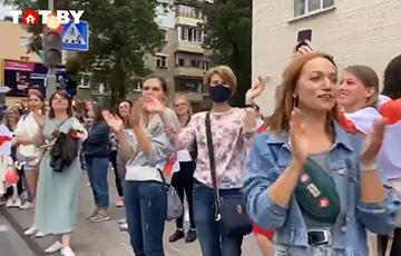 Белорусские женщины — омоновцам: Вам никто не даст!