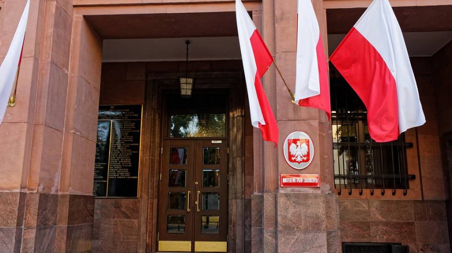 Троих из пяти политзаключенных по «делу поляков» вывезли в Польшу