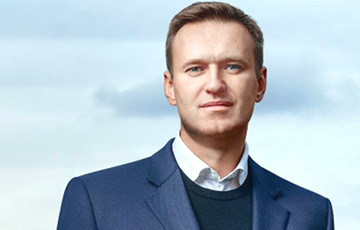 Навальный: Окна домов, выходящие на «дворец Шувалова», замурованы