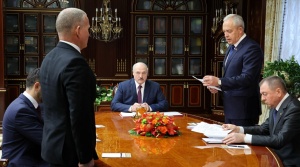 Лукашенко назначил новых «надежных» послов, директоров и замов