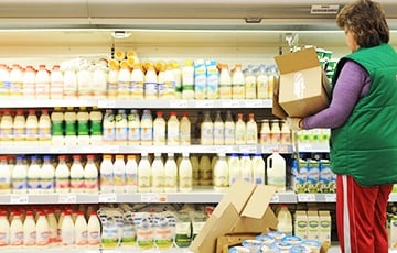 В бобруйских магазинах заметили молоко с наклейками на китайском языке