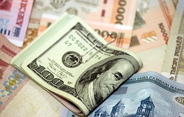 Беларусь - среди лидеров по росту курса доллара