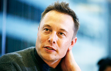 Илон Маск интересуется, хотят ли владельцы Tesla играть в машине в «Ведьмака»