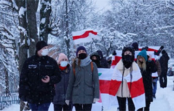 Протестующие прошлись маршем по дворам минской Грушевки